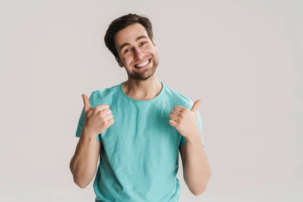 Joyeux Beau Gars Souriant Montrant Pouces Isolés Sur Mur Blanc — Photo