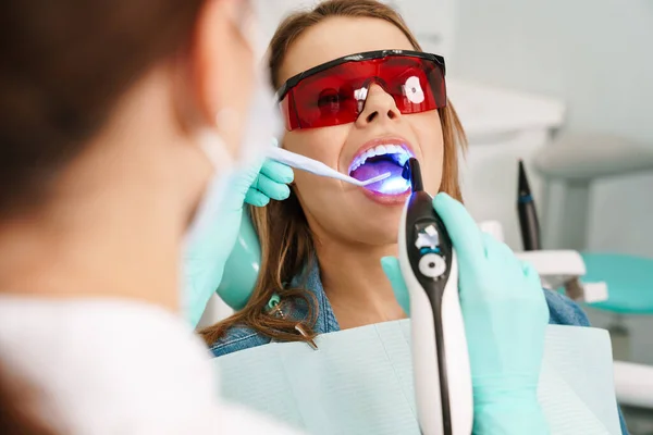 치과에서 치료를 유럽의 — 스톡 사진