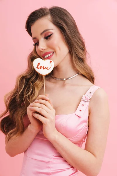 Junge Lächelnde Weiße Frau Barbie Mit Langen Blonden Haaren Rosa — Stockfoto