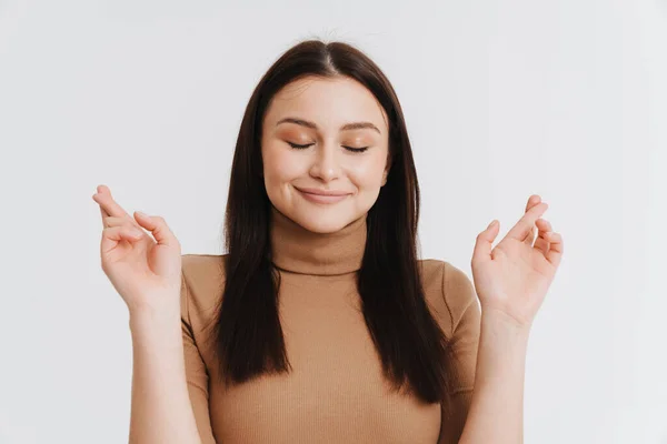 Joyeux Jeune Femme Brune Blanche Vêtements Décontractés Debout Sur Fond — Photo