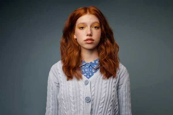 Young Ginger White Woman Posing Looking Camera Isolated Grey Background — Stock Photo, Image