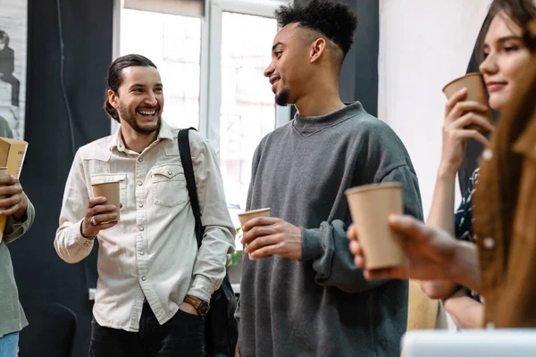 Group Students Talking While Having Coffee Break Indoors — Stockfoto