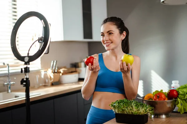 White Young Woman Smiling While Taking Selfie Footage Mobile Phone — Stockfoto