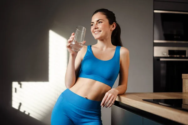 White Brunette Woman Smiling Drinking Water Home Kitchen — Stock Photo, Image