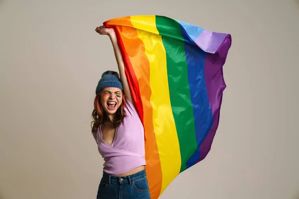 Emocionado Hermosa Mujer Gritando Mientras Con Celebración Bandera Del Arco — Foto de Stock