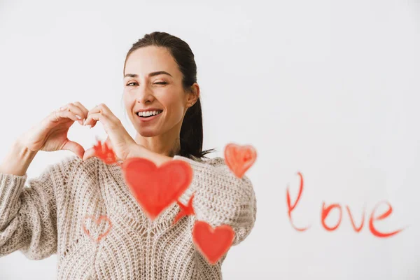 Bela Jovem Sorridente Amor Atraindo Corações Frente Seu Isolado Sobre — Fotografia de Stock