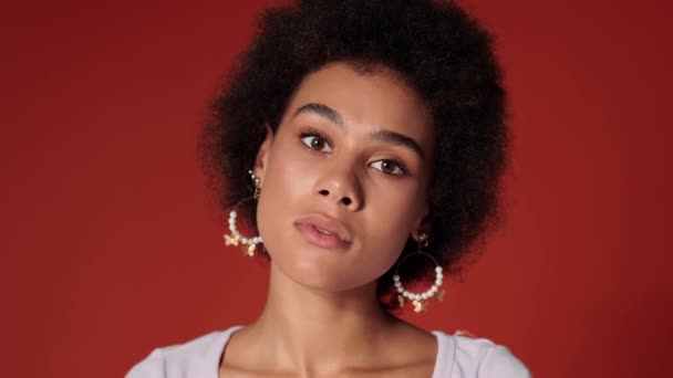 Een Serieuze Afro Amerikaanse Vrouw Het Niet Mee Eens Dat — Stockvideo