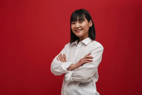 Jeune Femme Asiatique Portant Chemise Souriante Regardant Caméra Isolée Sur — Photo