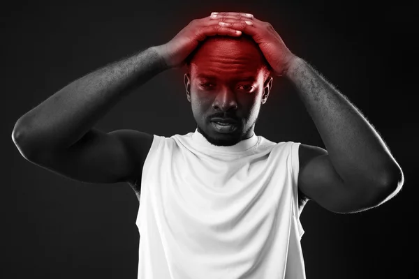 Hombre africano teniendo dolor —  Fotos de Stock