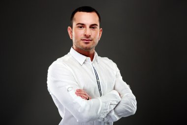 Yakışıklı beyaz adam izole