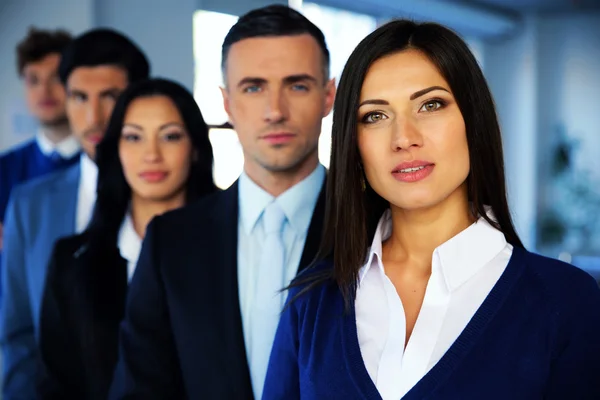 Geschäftsleute im Büro — Stockfoto