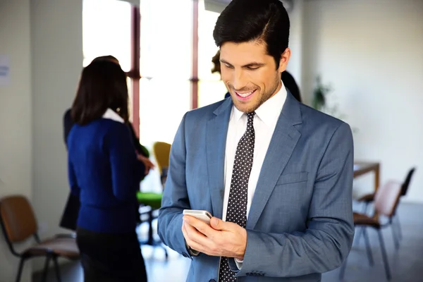 Groupe d'un homme d'affaires dans le bureau — Photo