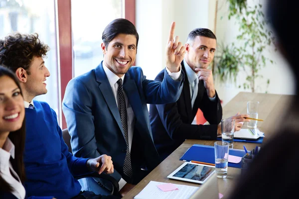 Grupp av företagare i office — Stockfoto