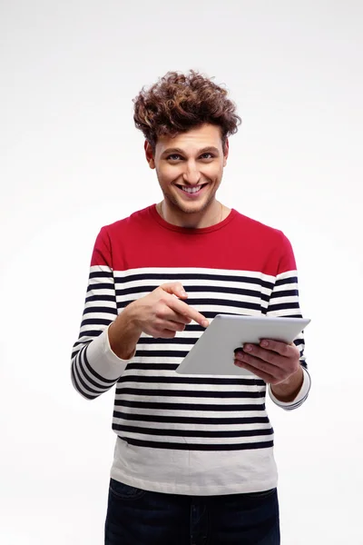 Hombre guapo con el pelo rizado aislado — Foto de Stock