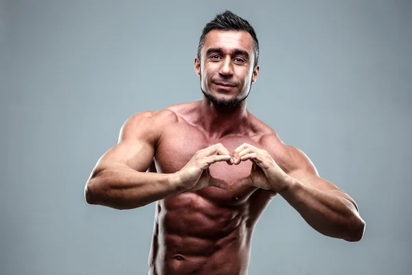 Bel homme musclé isolé — Photo