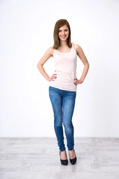 Retrato de una mujer hermosa — Foto de Stock