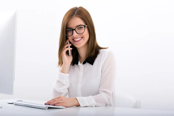 Porträt einer schönen Frau — Stockfoto