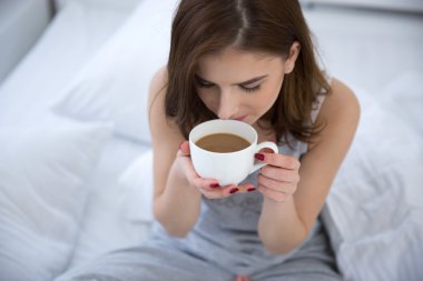 Çekici Genç Kadın