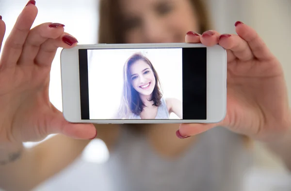 Beautiful young woman isolated — Stock Photo, Image