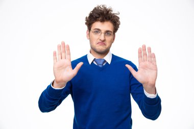 Kendinden emin genç adam.