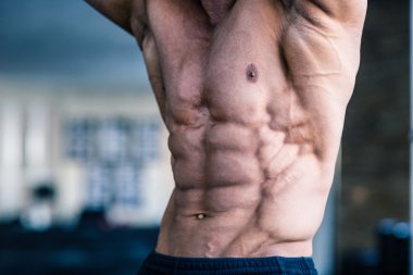 Kaslı adamın gövde