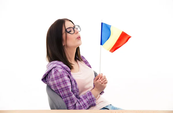 Mujer joven ondeando en la bandera francesa — Foto de Stock