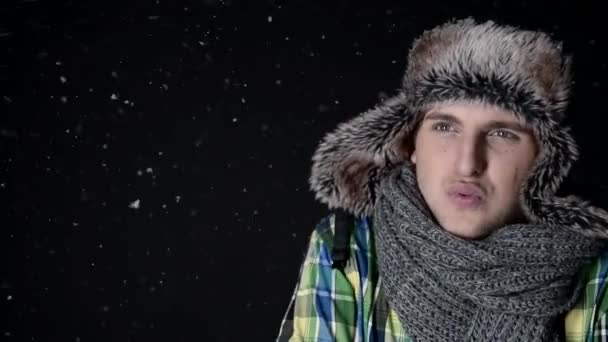 Handsome young man in winter cloth — Stock Video