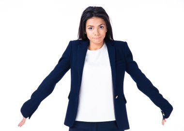 Onun omuzlarında shrugging şirin iş kadını