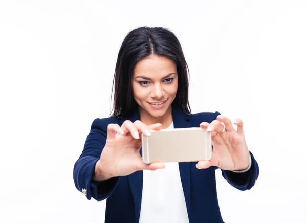 Feliz mujer de negocios haciendo foto en el teléfono inteligente —  Fotos de Stock