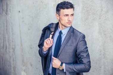 Düşünceli bir iş adamının portresi