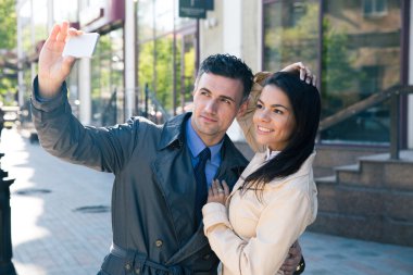 Çift selfie resmi şehir için sokak yapma