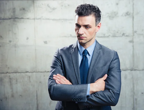 Retrato de un hombre de negocios pensativo — Foto de Stock