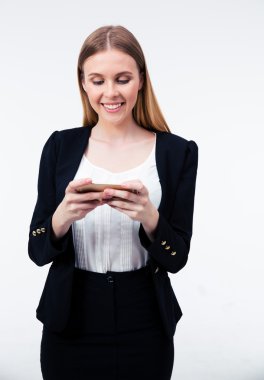 Mutlu genç işkadını onun smartphone kullanarak