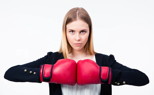 Empresária séria em luvas de boxe — Fotografia de Stock