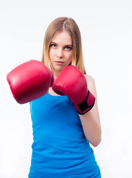 Mujer joven casual en guantes de boxeo — Foto de Stock