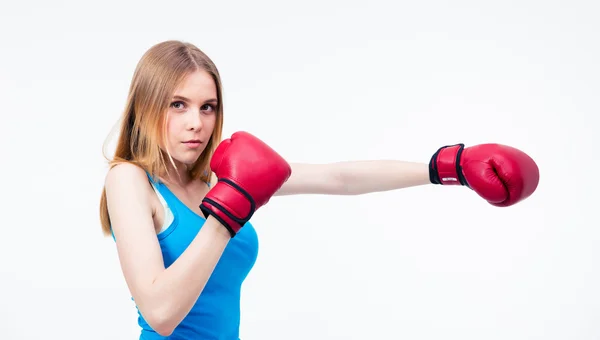 Mujer joven en guantes de boxeo — Foto de Stock
