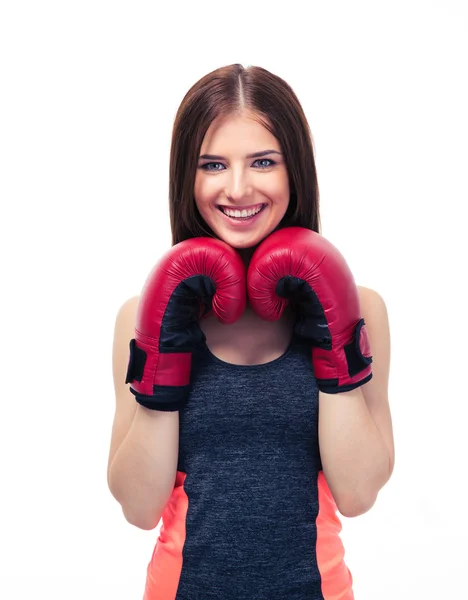 Hymyilevä urheilullinen nainen nyrkkeilyhanskat — kuvapankkivalokuva