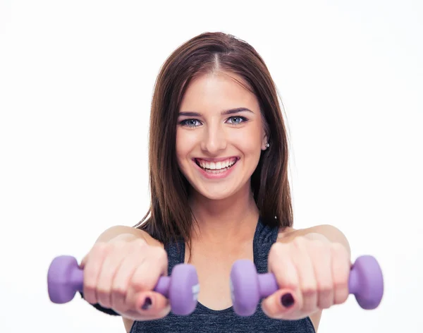 Jovem feliz trabalhando com halteres — Fotografia de Stock