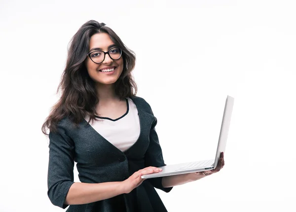 Glückliche Geschäftsfrau mit Laptop — Stockfoto