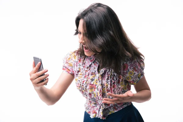 Bella donna gridando su smartphone — Foto Stock