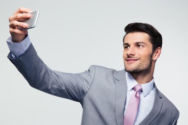 İşadamı selfie fotoğraf Smartphone'da yapma