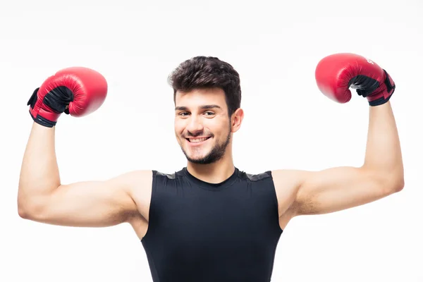 Boldog győztes boxer növelése a fegyverek a levegőben — Stock Fotó