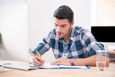 işadamı rahat bez Office belge imzalama