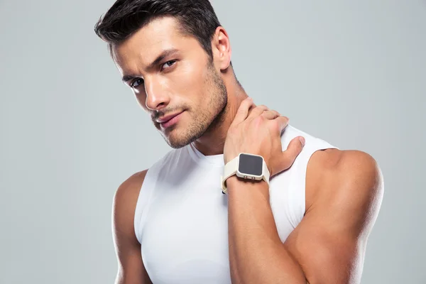 Portrait of a serious fitness man looking at camera — Stock fotografie