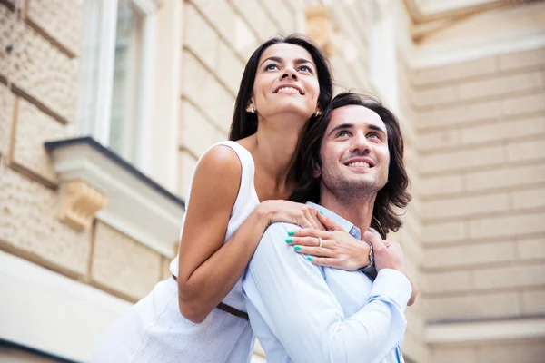 Retrato de um casal romântico — Fotografia de Stock