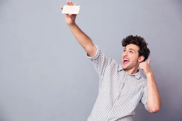 Cheerful man making selfie photo — Stock Photo, Image