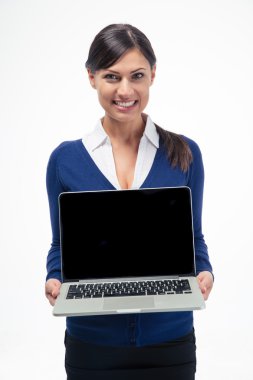 Mutlu işkadını gösteren dizüstü bilgisayar ekranı