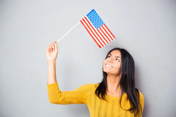 Vrouw met Amerikaanse vlag — Stockfoto