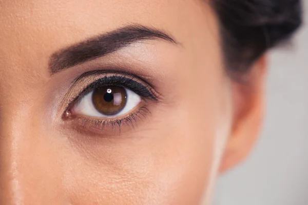 Ojo femenino — Foto de Stock