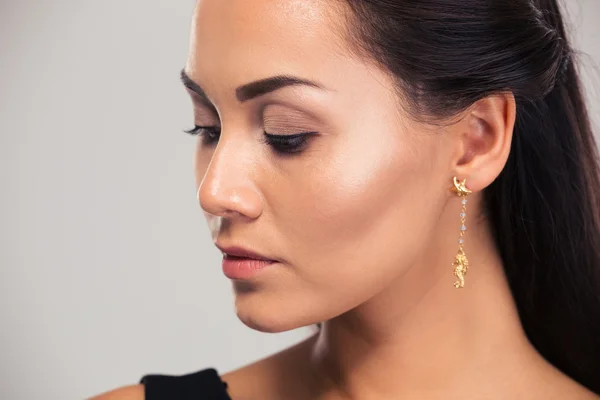 Portrait of a pretty female model looking away — Stock Photo, Image